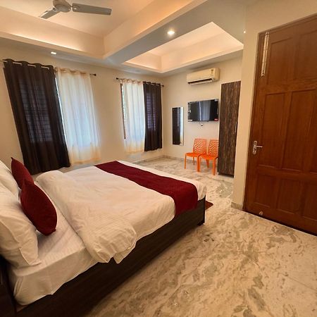 Hl Grand Hotel Lucknow Esterno foto