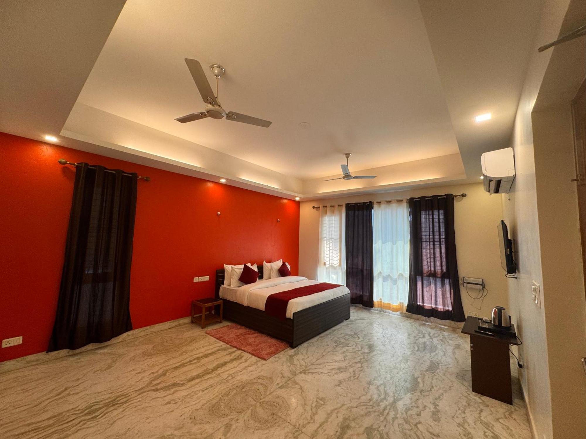 Hl Grand Hotel Lucknow Esterno foto